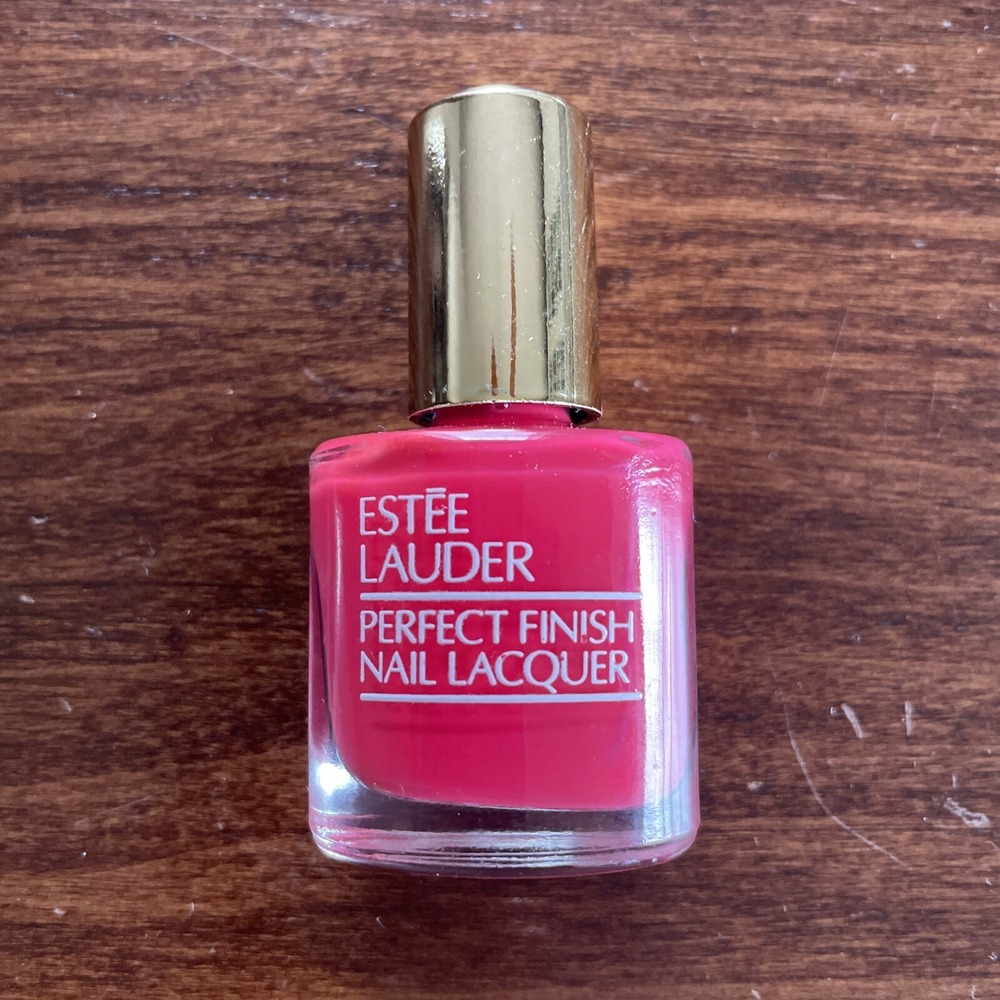 Vintage Estee Lauder Perfect Finish Nail Lacquer Red Chiffon Rare .21oz